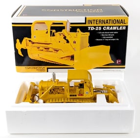 1/25 First Gear International TD-25 Crawler w/ Blade & Ripper