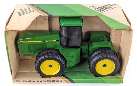 1/16 Ertl John Deere 8760 4wd Tractor