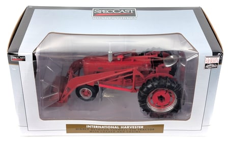 1/16 SpecCast IH Farmall 400 Tractor w/ Loader and Tire Chains