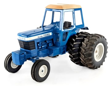 1/12 Ertl Ford TW-20 Tractor w/ Duals & Cab