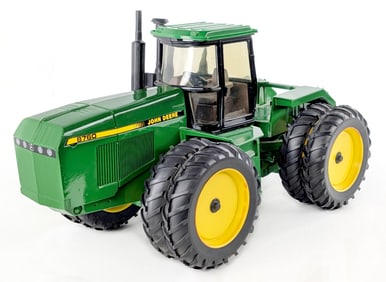 1/16 Ertl John Deere 8760 4wd Tractor