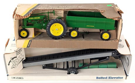 1/16 Ertl John Deere Model A Tractor w/ Wagon & Hay Elavator