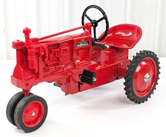 Ertl McCormick-Deering Farmall F-20 Pedal Tractor in Red