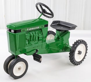 Scale Models Farmaster Narrow Front Pedal Tractor