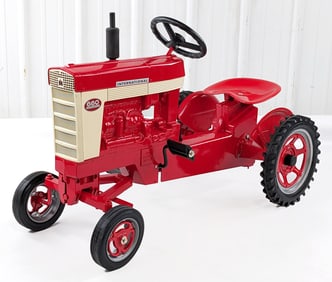 Scale Models International 660 Wide Front Pedal Tractor