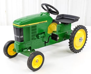 Ertl John Deere 7410 Wide Front Pedal Tractor