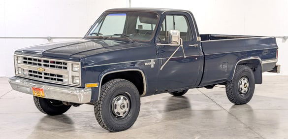 1986 Chevrolet Silverado K20 4x4 Square Body Pickup Truck