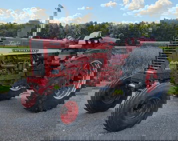 1970 International Farmall 1026 Hydro