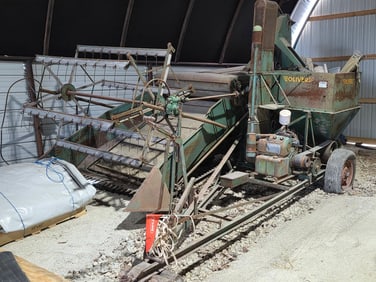 Oliver Model 15 Pull Type Combine