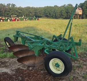 Oliver 3 Bottom Trailer Plow