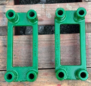 2 - Oliver/White Fender Risers