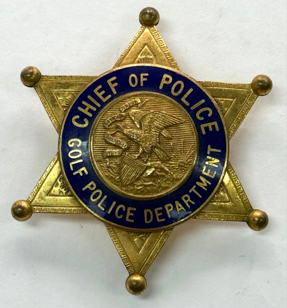 Obsolete Golf Illinois Chief Of Police Star Badge: Obsolete Golf Illinois Chief Of Police 6-Point Star Badge with ball tips. The gold-tone badge is in nice condition with a pin back, has some age and use wear. No maker mark. It measures approximately 