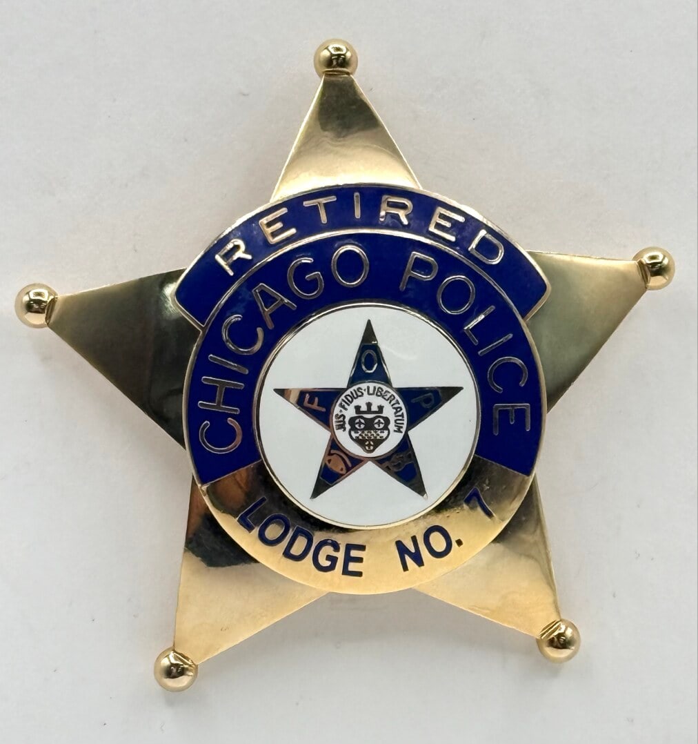 Obsolete Named Retired Chicago Police FOP Lodge No. 7 Presentation Star Badge (1 of 2)