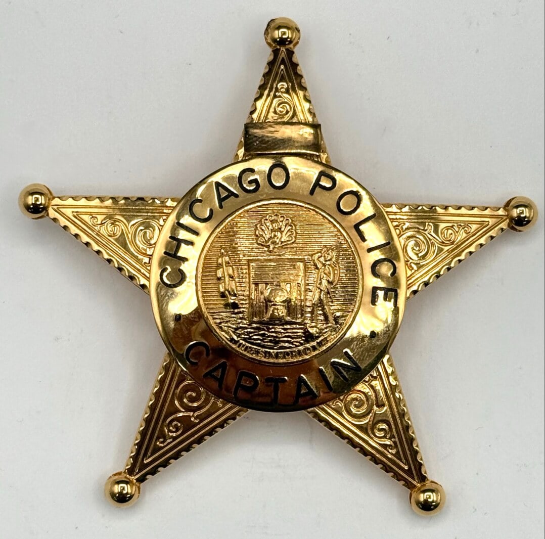Obsolete V.H. Blackinton Unused Chicago Police Captain Presentation Star Badge (1 of 2)