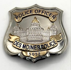 Obsolete Sun Badge Co. Des Moines Iowa Police Officer Shield Badge #5052