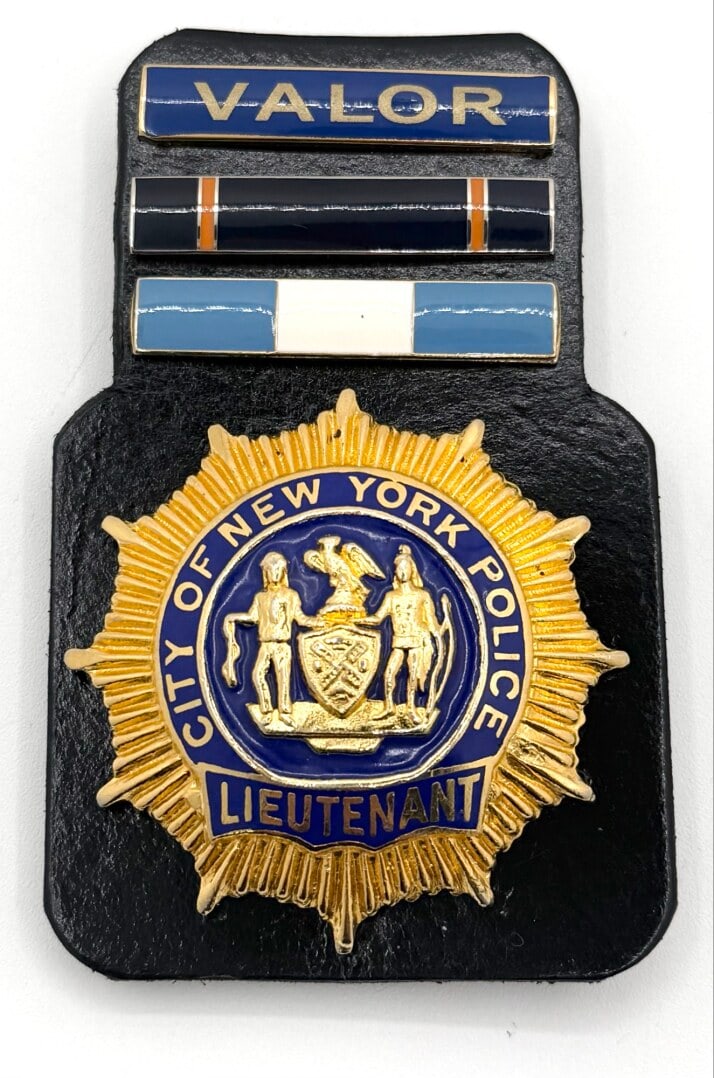 Obsolete City Of New York Police Lieutenant Badge With Citation Holder (1 of 2)