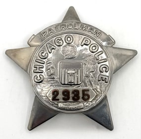 Obsolete Chicago Police Patrolman Star Badge #2935