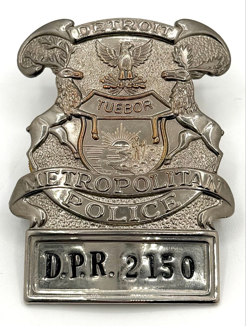 Obsolete Detroit Metropolitan Police Hat Badge #D.P.R. 2150 (1 of 2)