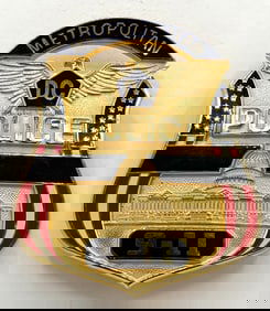 Obsolete Collinson Metropolitan DC Police 9-11 Shield Badge