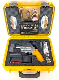 Smith & Wesson Model 460ES .460 S&W Magnum Revolver Emergency Survival Kit