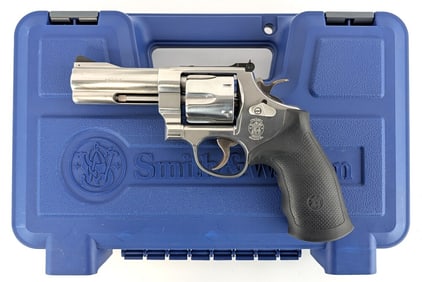 Smith & Wesson Model 610-3 10mm Revolver w/ Case