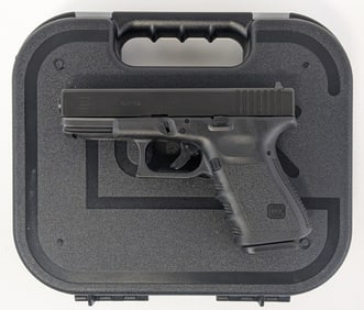 Glock Model 19 9mm Semi Auto Pistol w/ Case