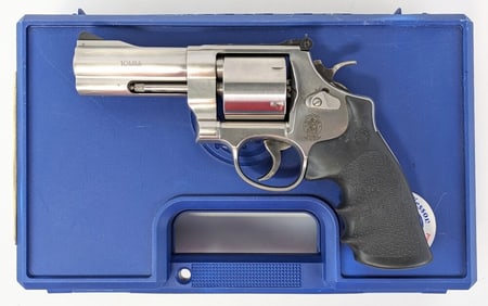 Smith & Wesson Model 610-3 10mm Revolver w/ Case