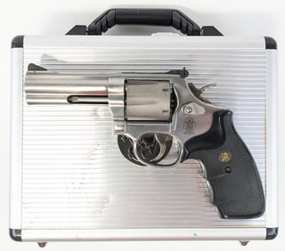 Smith & Wesson Model 646 .40 S&W Revolver w/ Case