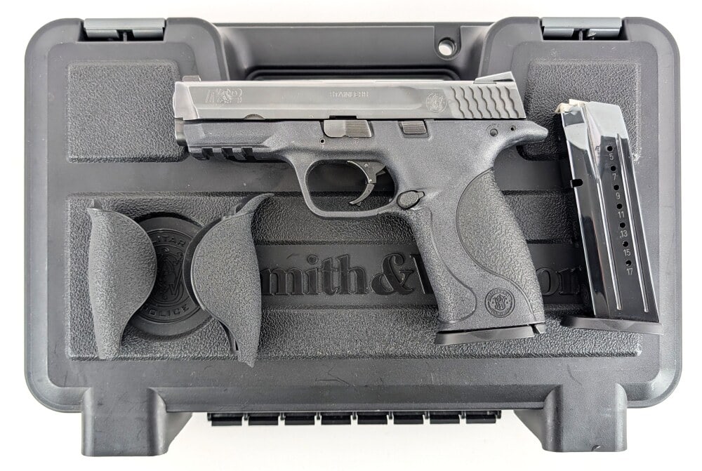 Smith & Wesson Model M&P9 Shield 9mm Semi Auto Pistol w/ Case (1 of 8)