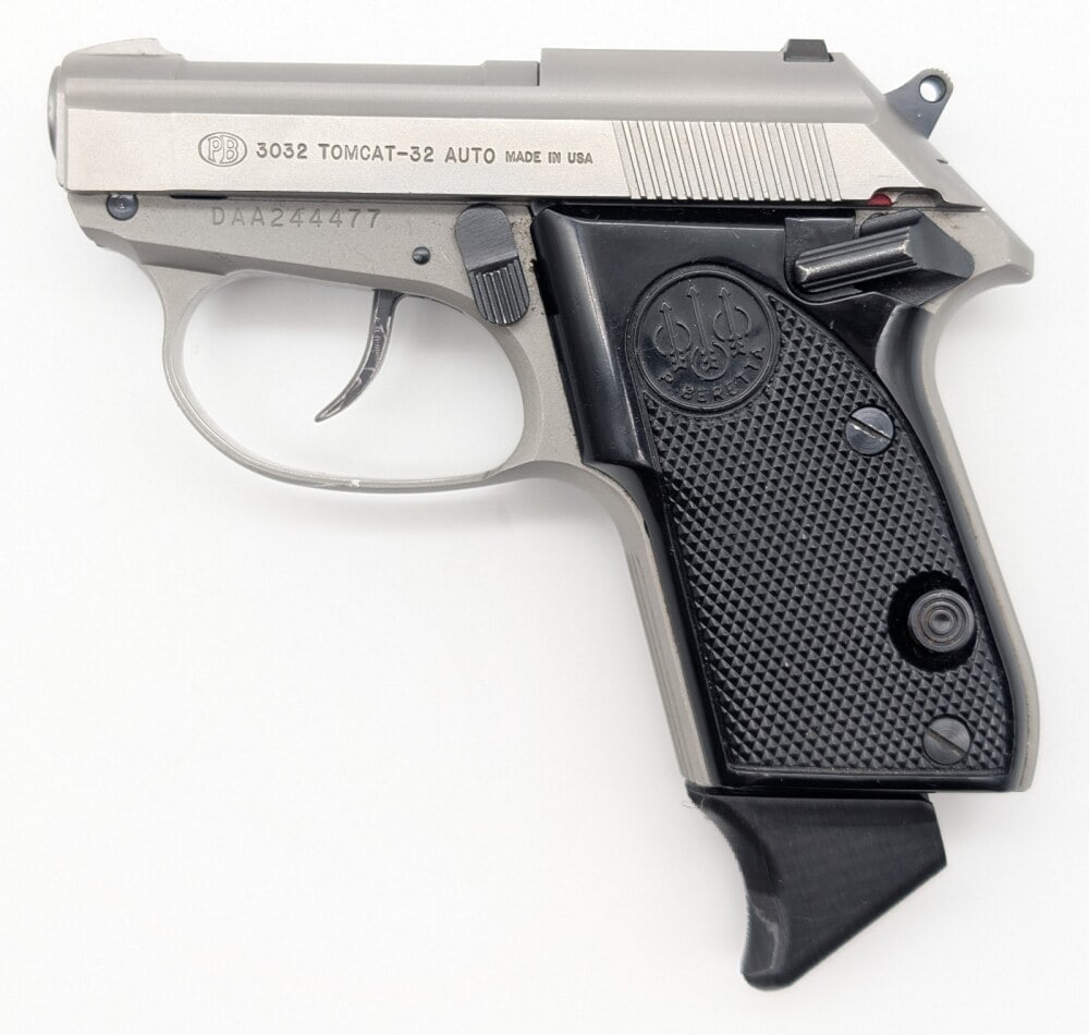 Beretta Tomcat .32 Auto Semi Auto Pistol: Manufacturer: Beretta, Model: Tomcat, Type: Pistol, Caliber/Gauge: .32 Auto, Barrel: 2-3/8 inch, Choke: , Finish: Stainless Steel, Grip: Checkered Plastic, Stock: , Condition: Very nice with light wea