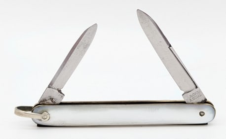 1905-14 W.R. Case & Sons Mother of Pearl Long Pull Pen Knife