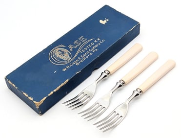 1920-1940 Case Tested XX Synthetic White Fork Set 7255 w/ Box