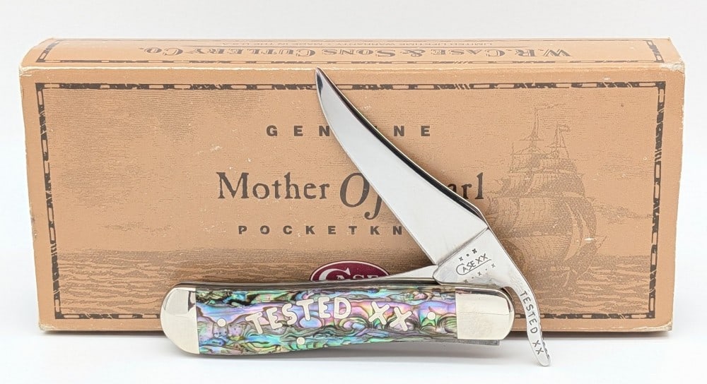2002 Case XX Tested XX Abalone Russlock 81953L w/ Case: Knife is in very nice condition with light scuffs from handling. Overall measures 4in when closed.