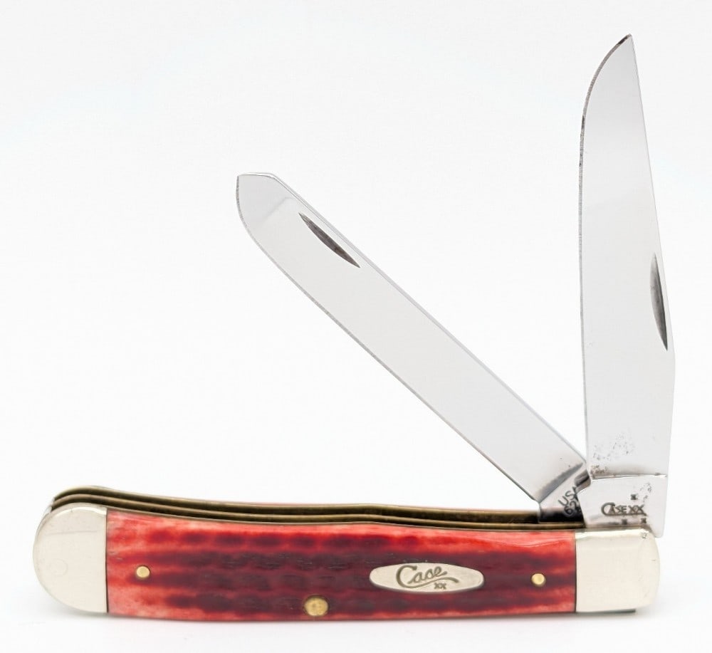 2007 Case XX Old Red Bone Trapper 6254: Knife is in good condition with some scratches on the blade and some tarnishing from handling. Overall measures 4-1/8in when closed.