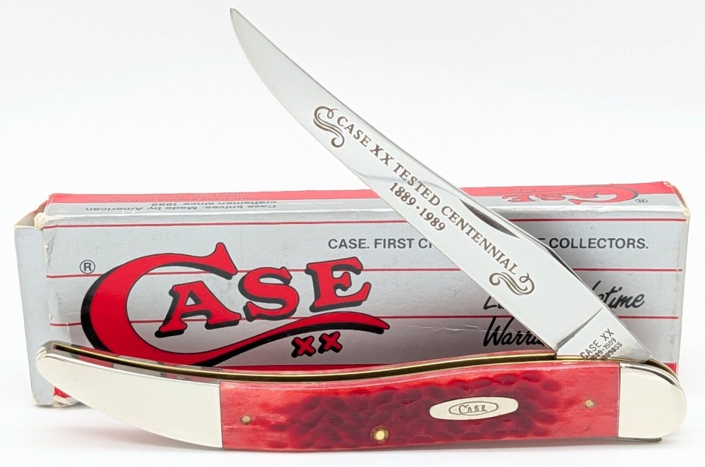 1989 Case XX Centennial Red Bone Large Texas Toothpick R610098 w/ Box: Knife is in very nice condition with light scuffs from handling. Overall measures 5-3/8in when closed.