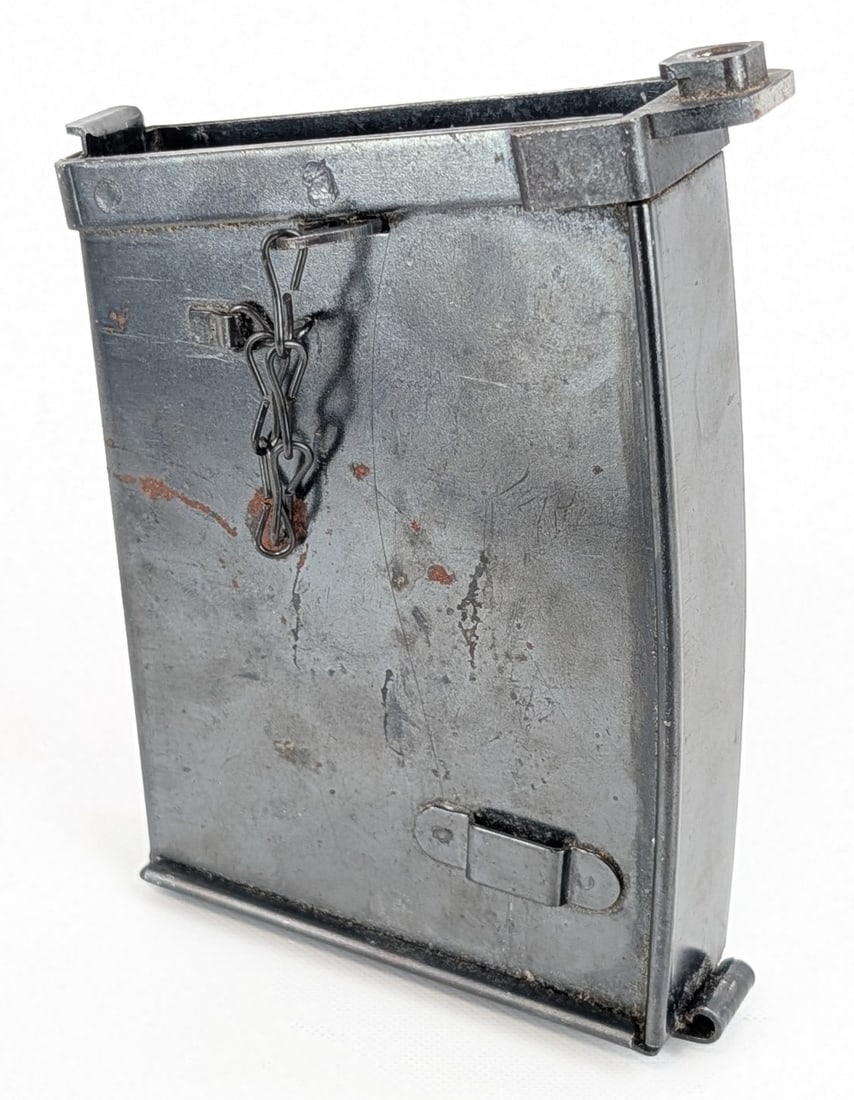 Repro Gewehr 98 Trench Magazine: Quality reproduction Gewehr 98 / K98 Trench Magazine. These magazines were used during WW1 to convert the bolt action Gewehr 98 into a semi-auto style bolt action rifle. Magazine is in overall good co