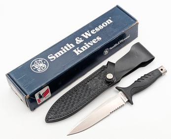 Smith & Wesson Model SW-980 Fighting Survival Knife w/ Sheath