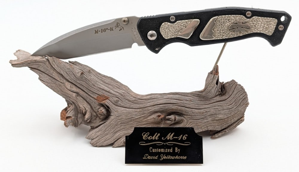 Colt M-16-K David Yellowhorse Auto Folder w/ Stand (1 of 10)