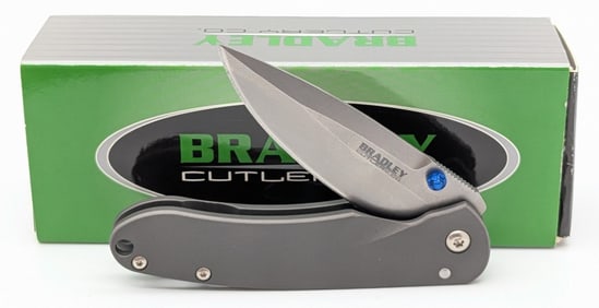 Bradley Cutlery Co. 1st Production Alias II w/ Box