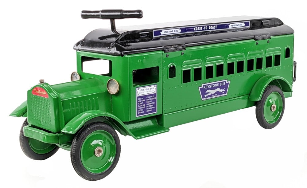 Custom Green Keystone Packard Coast-To-Coast Bus: Unique custom green and black Keystone Packard Coast-To-Coast bus. The bus has a nice restoration, but isn't perfect. Overall displays very well with nice decals and roofs that opens. Good condition.