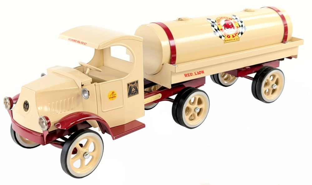 Custom Les Paul Mack Gilmore Tanker Truck & Trailer: Custom Les Paul Steelcraft style Mack truck with Gilmore tanker trailer. The truck has some scratches on the fifth wheel hitch and some tiny paint chips / light handling wear. Displays well with