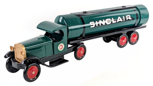 Large 4ft Buffalo Commons Sinclair Tanker Truck