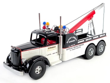Fred Thompson Smith Miller LAPD L Mack Wrecker Tow Truck