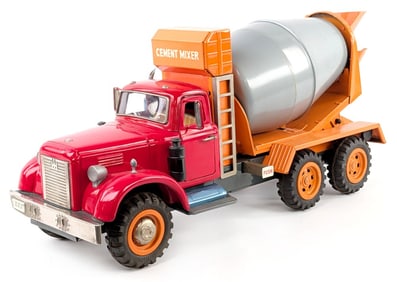 SSS International Cement Mixer Truck