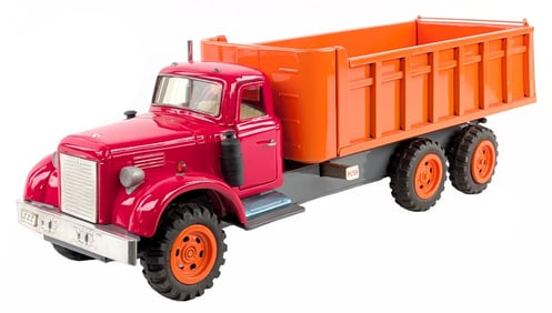 SSS International Harvester Dump Truck