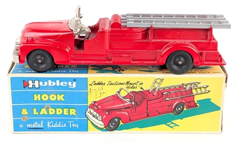 Hubley No. 471 Hook & Ladder Fire Truck w/ Box