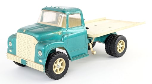 Original Ertl International Loadstar Model 1600 Tilt-Bed Truck