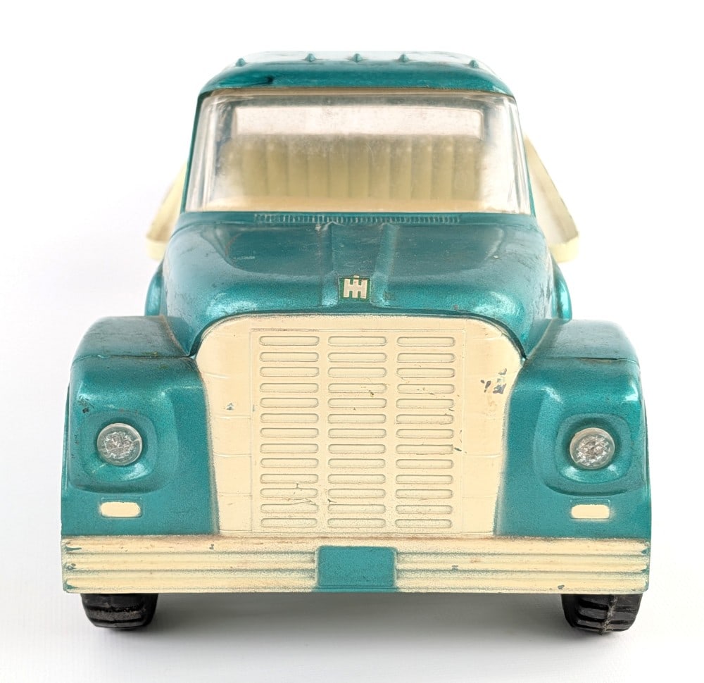 Original Ertl International Loadstar Model 1600 Tilt-Bed Truck - 2