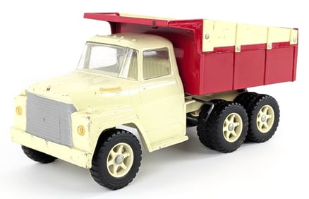 Original Ertl International Loadstar Model 1600 Hydraulic Dump Truck