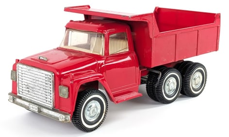 Ertl International Loadstar Hydraulic Dump Truck